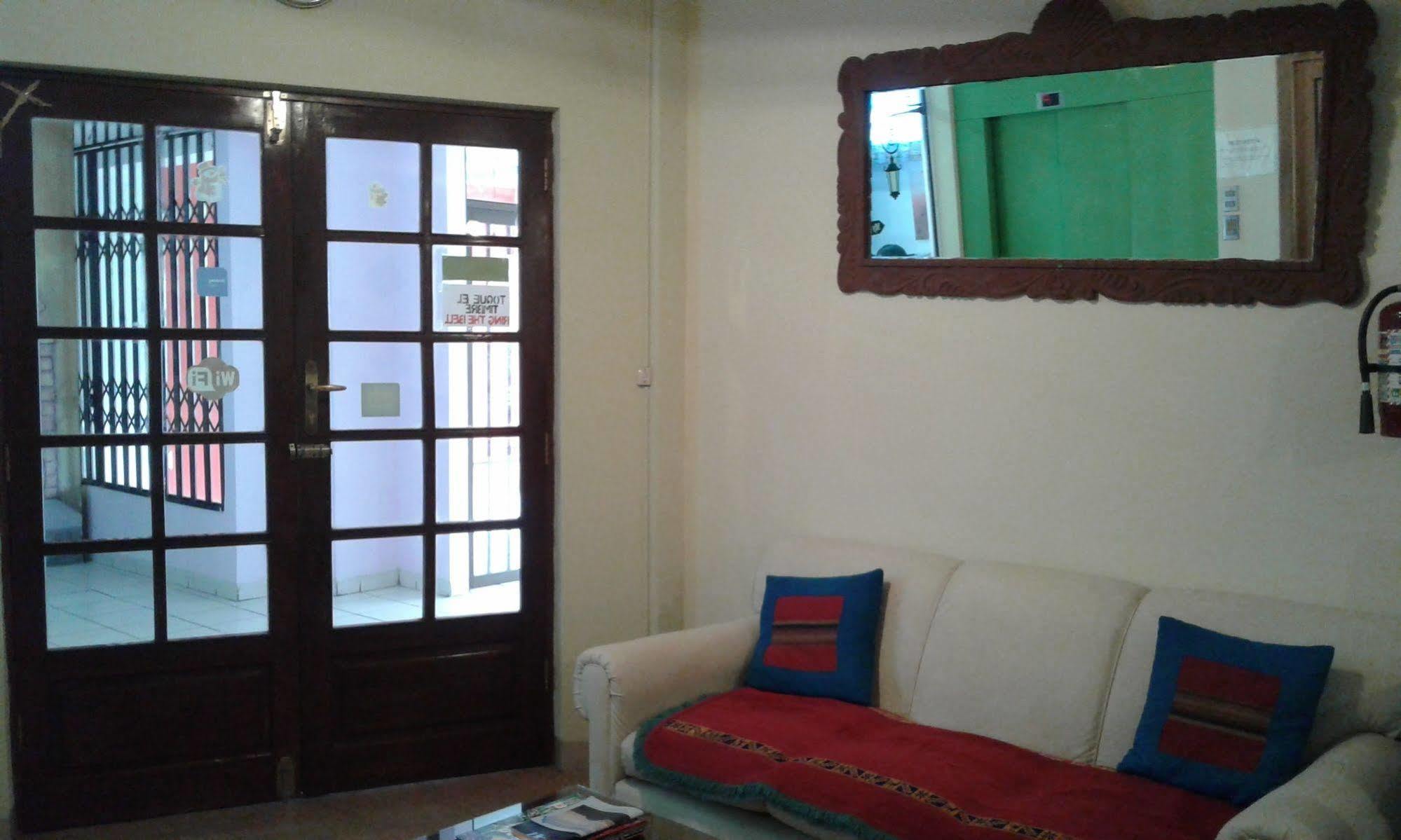 Hostel Porvenir ลาปาซ ภายนอก รูปภาพ